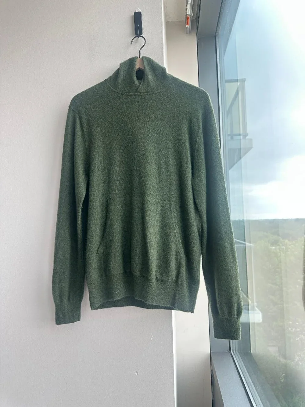 Banana Republic 100% Cashmere Hoodie Sweater Heathered Green shade Size M